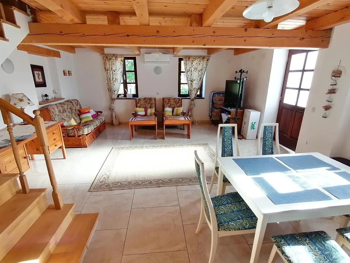 Διαμέρισμα 70 M2 Ferienwohnung Jurici In Steinhaus Unweit Von Porec