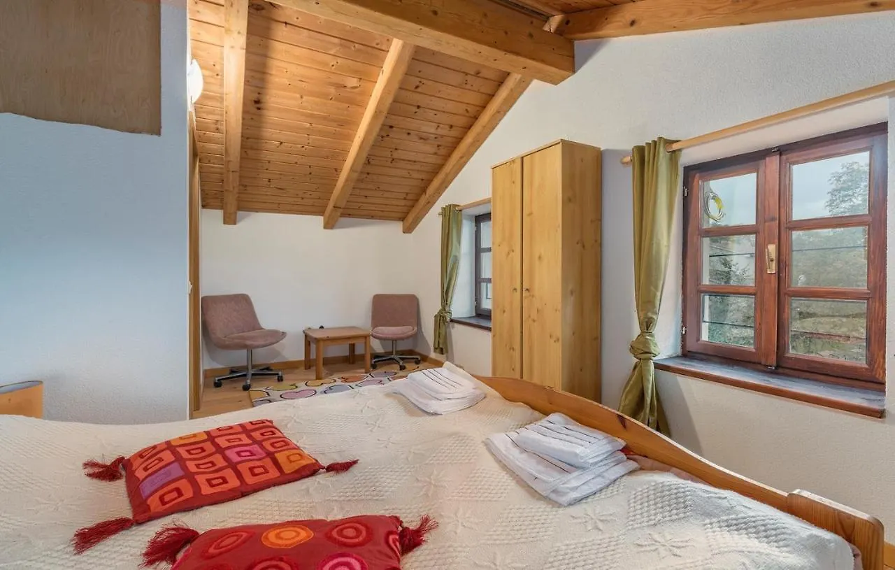70 M2 Ferienwohnung Jurici In Steinhaus Unweit Von Porec